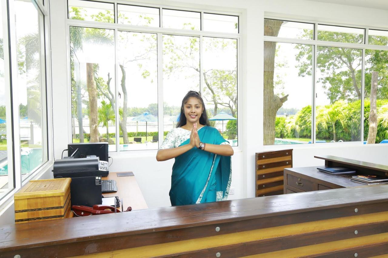 Diya Dahara Lake Resort Yala Exterior photo