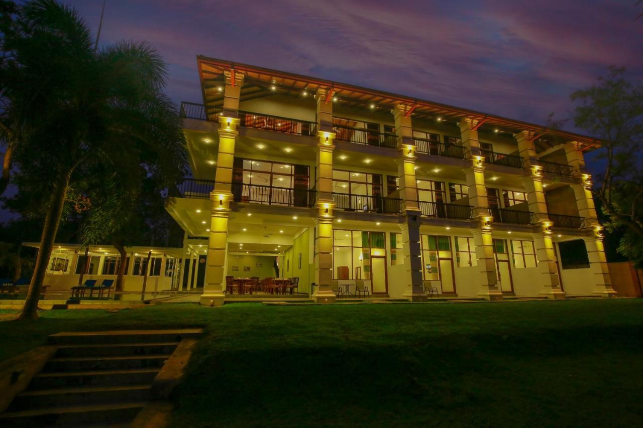 Diya Dahara Lake Resort Yala Exterior photo