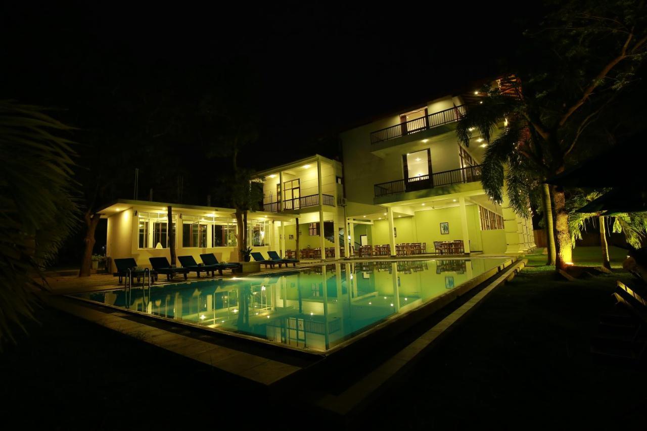 Diya Dahara Lake Resort Yala Exterior photo