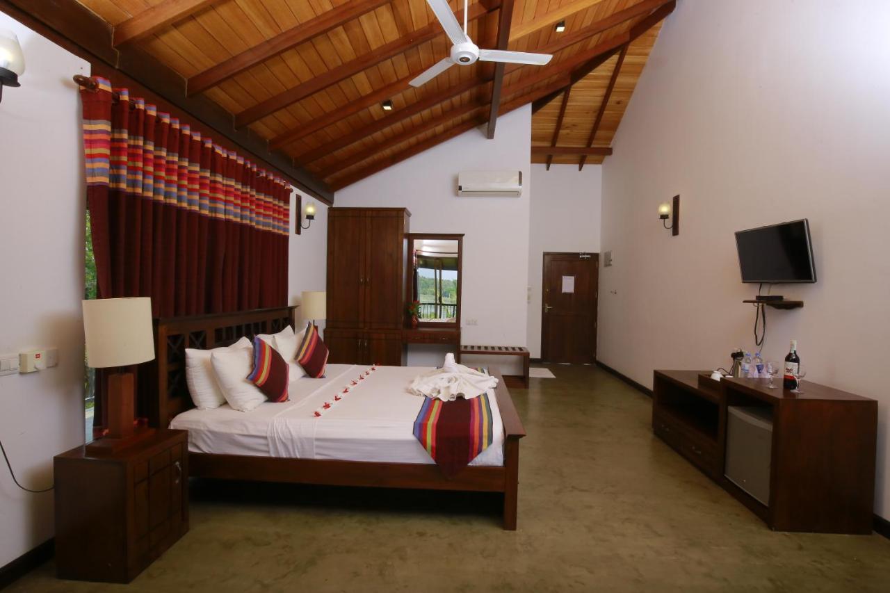 Diya Dahara Lake Resort Yala Exterior photo