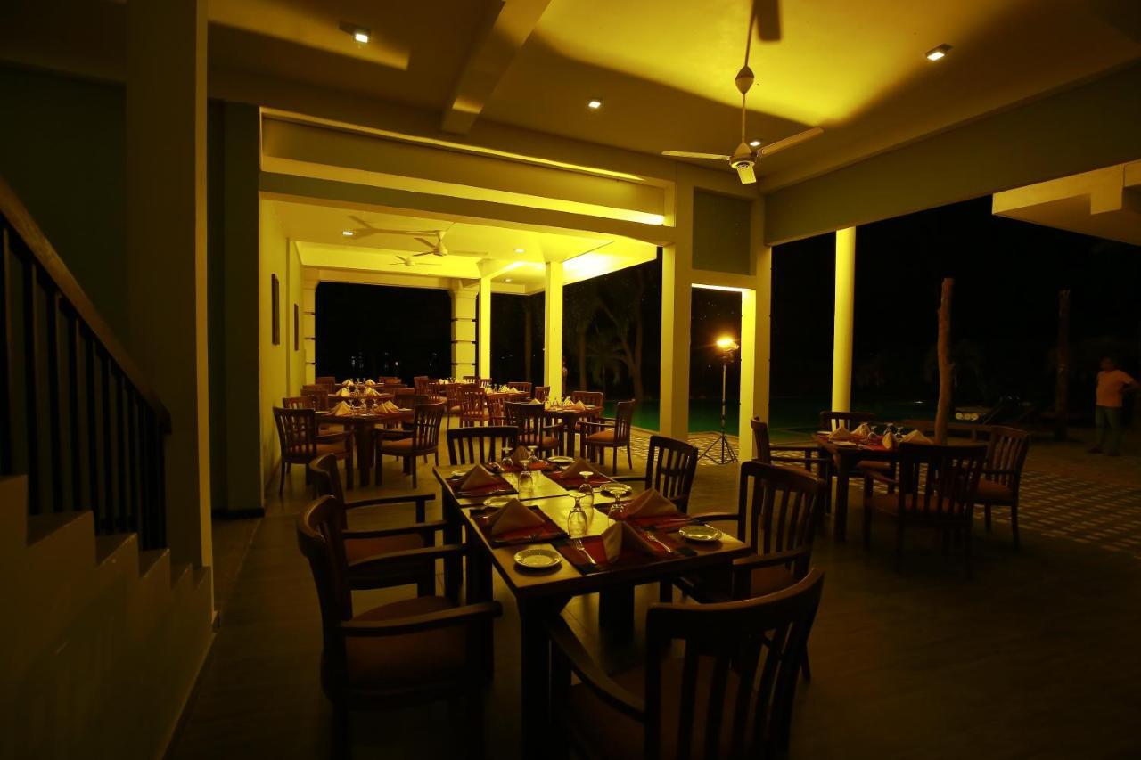 Diya Dahara Lake Resort Yala Exterior photo