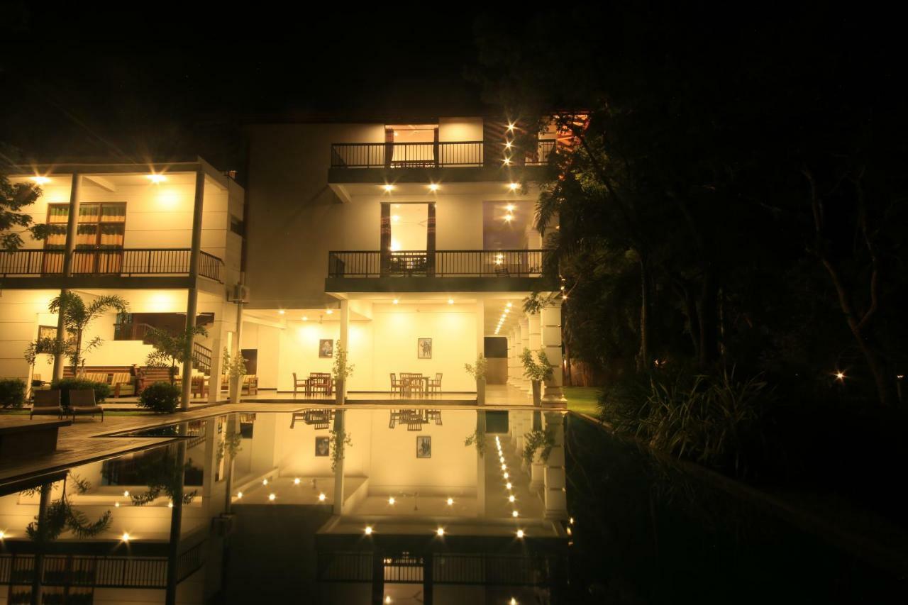 Diya Dahara Lake Resort Yala Exterior photo